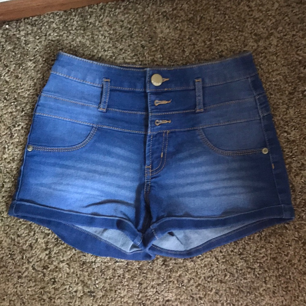 No Boundaries shorts